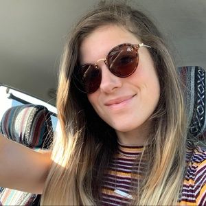 Meet your Posher, Cierra